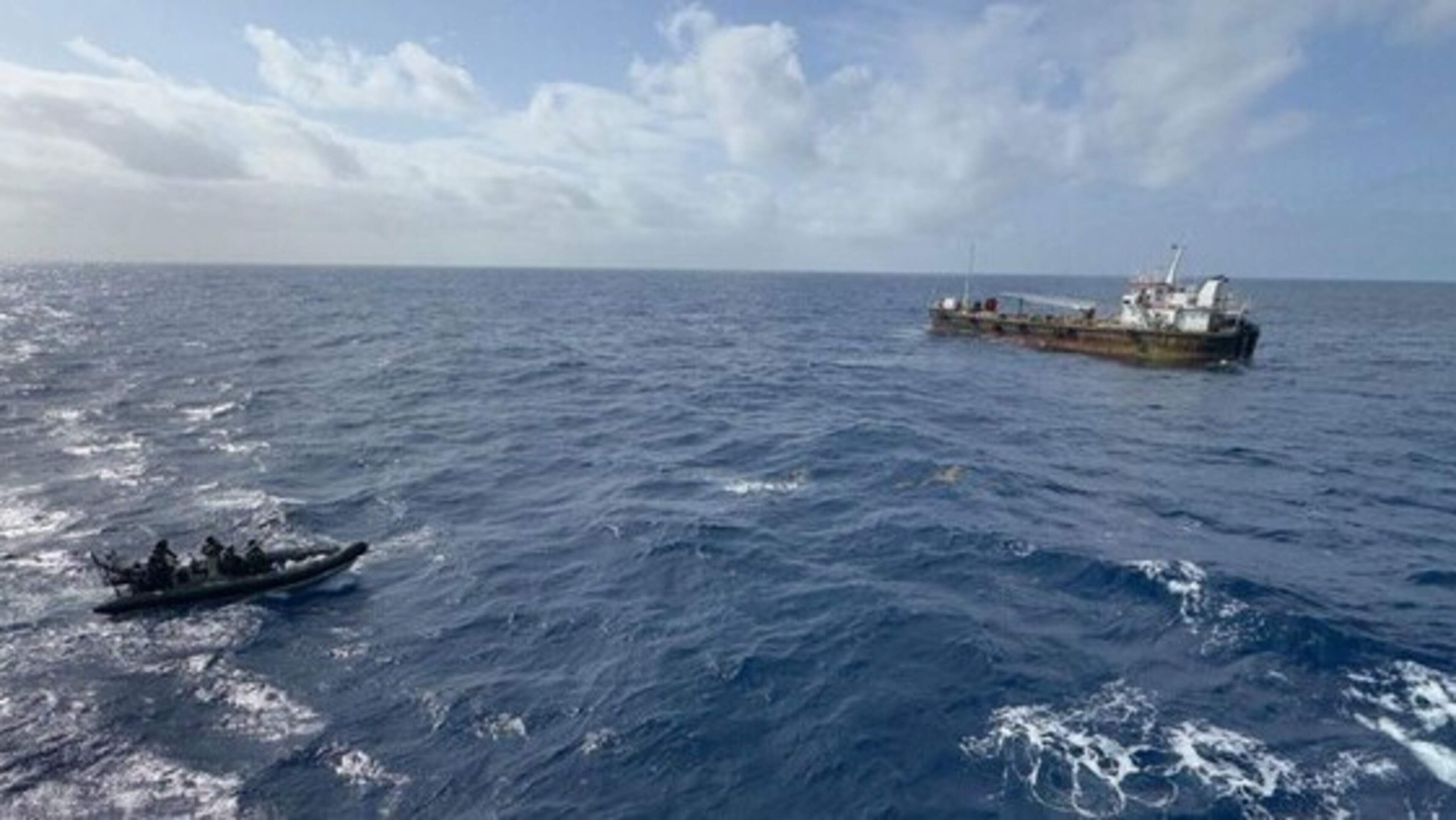 Nederlands schip vond ’spooktanker’ op zee dankzij noodsignaal: ’Absurde details aan boord, eigenaar spoorloos’